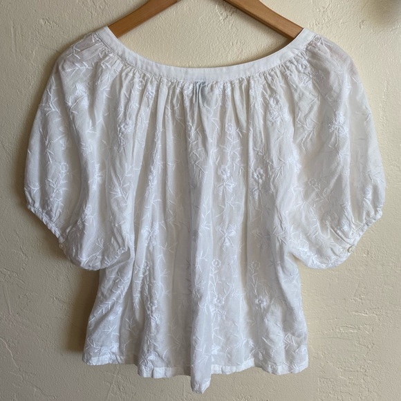 Universal Thread Women’s Floral Embroidered Blouse - Picture 5 of 11